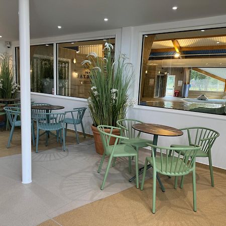 The Boat House, Hot Tub Lodge South Cerney Ngoại thất bức ảnh